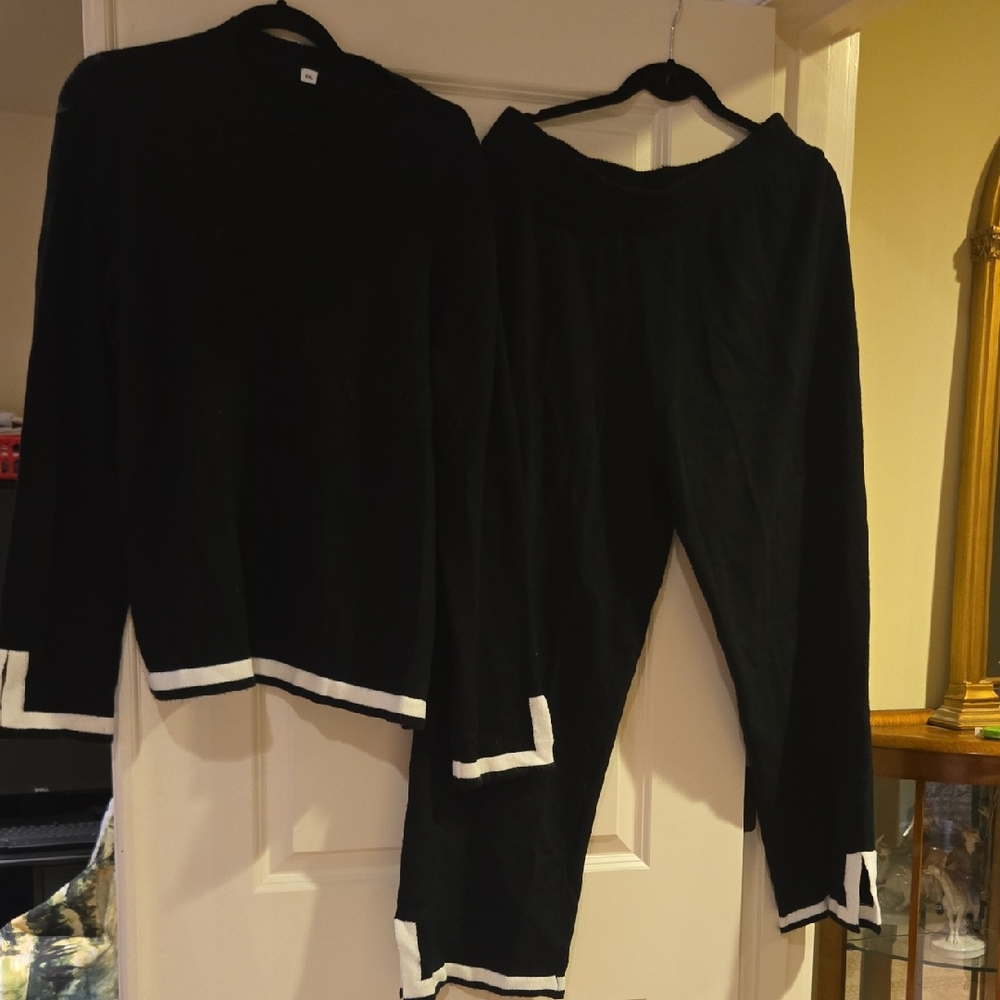 Knit Tunic/Pants Ensemble